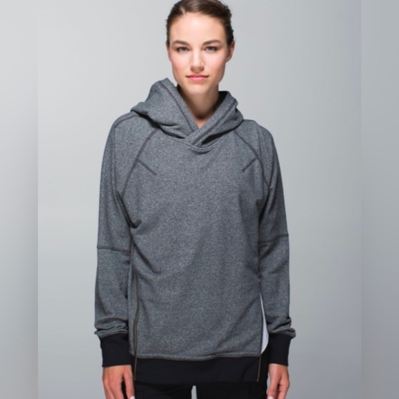 Lululemon Om & Roam Pullover • Size 6 • Heathered Gray and Black - Picture 1 of 13